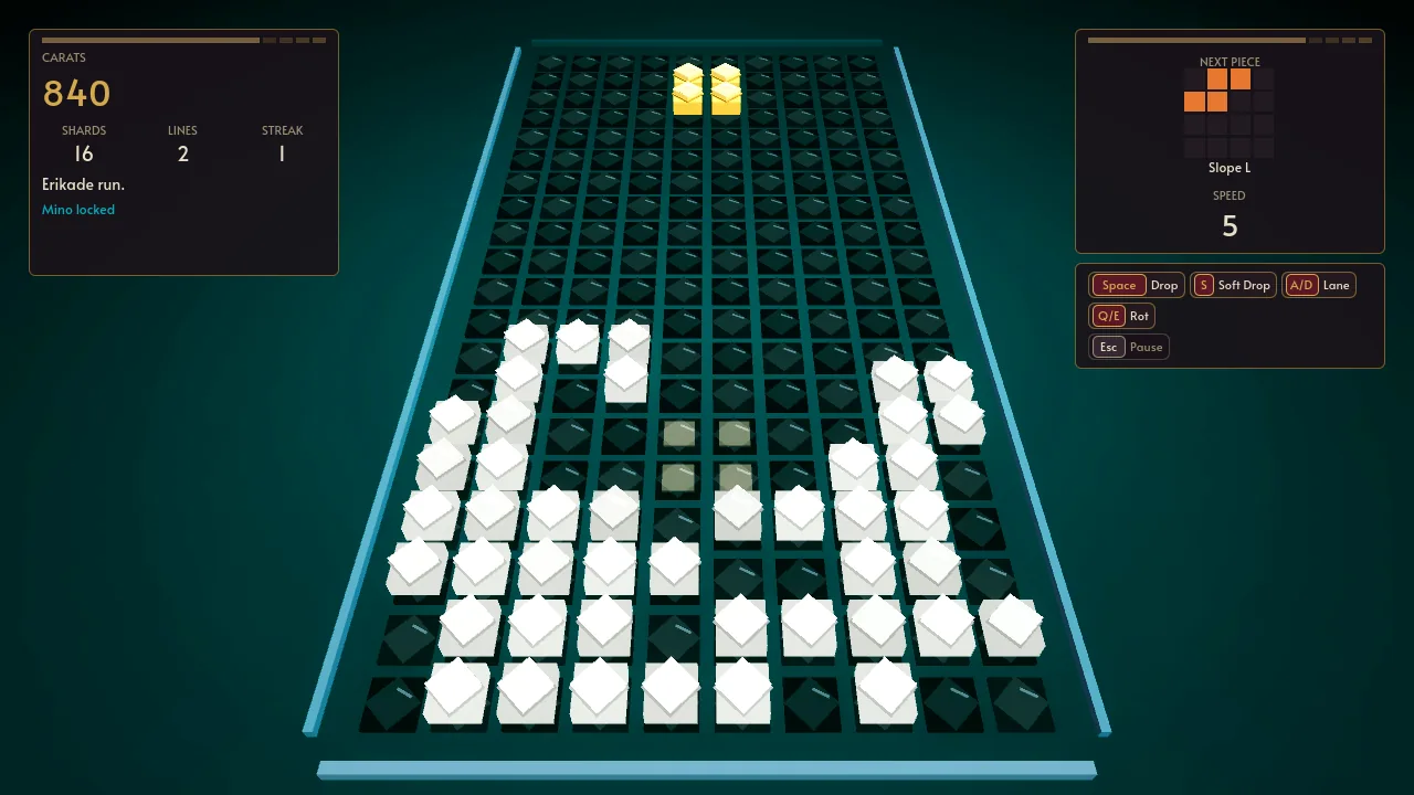 Erikade: a yellow shard falling into a teal well where white shards stack up from the floor; the HUD reads 840 carats, 16 shards, 2 lines.